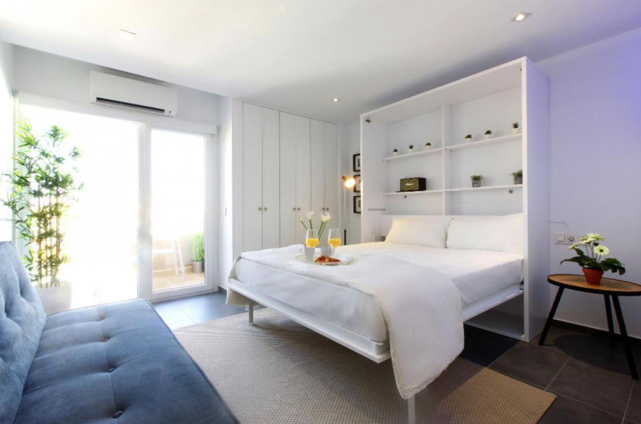 Precioso Apartamento Con Vistas Al Mar Y Piscinas Benalmadena Bagian luar foto