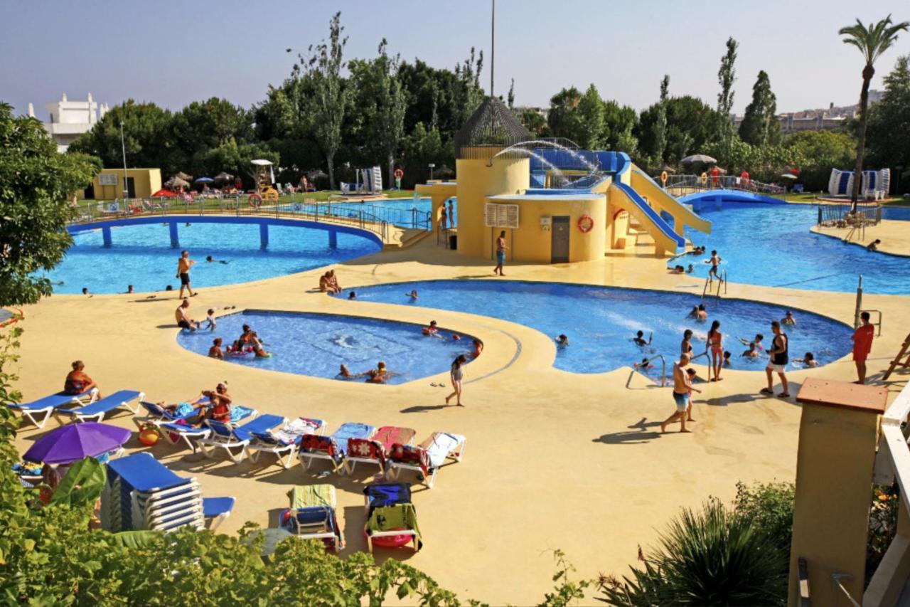 Precioso Apartamento Con Vistas Al Mar Y Piscinas Benalmadena Bagian luar foto