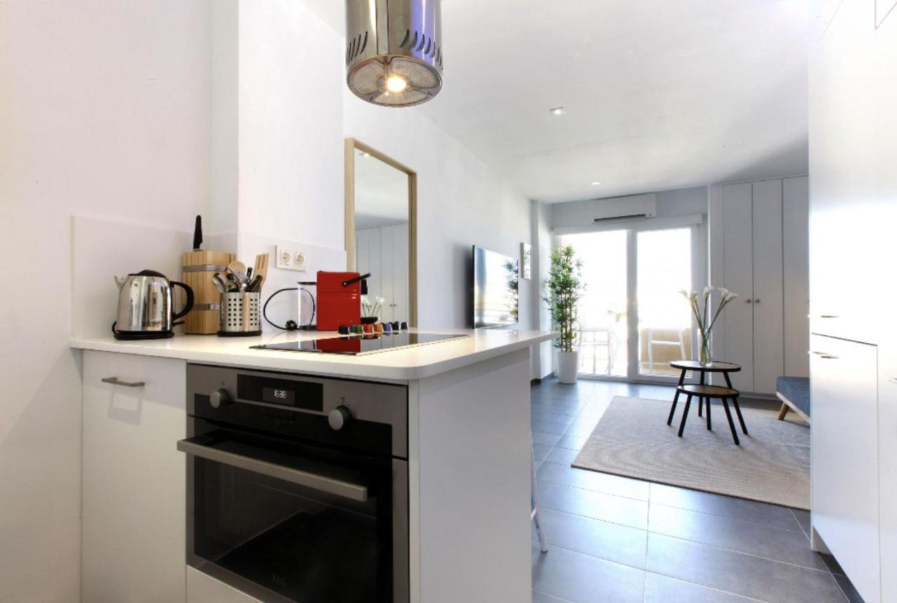 Precioso Apartamento Con Vistas Al Mar Y Piscinas Benalmadena Bagian luar foto