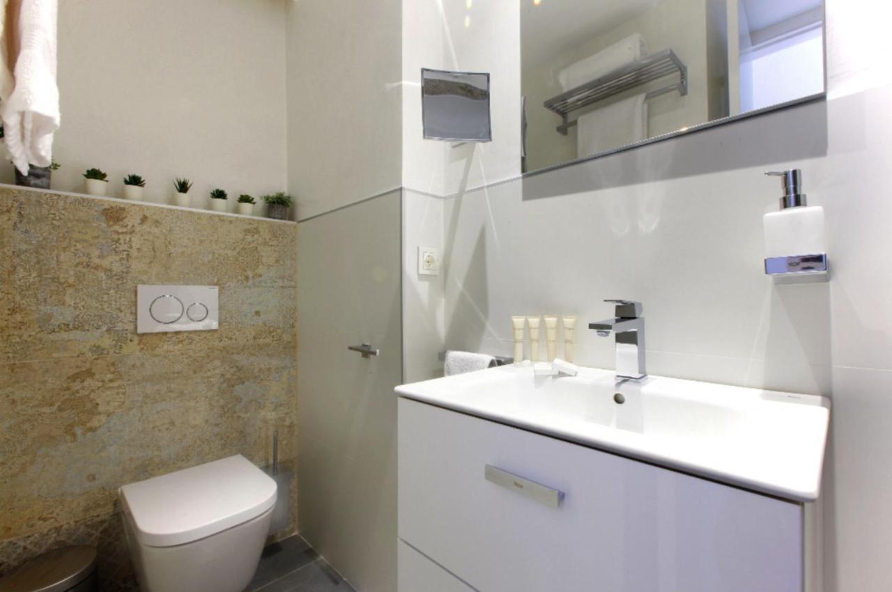 Precioso Apartamento Con Vistas Al Mar Y Piscinas Benalmadena Bagian luar foto