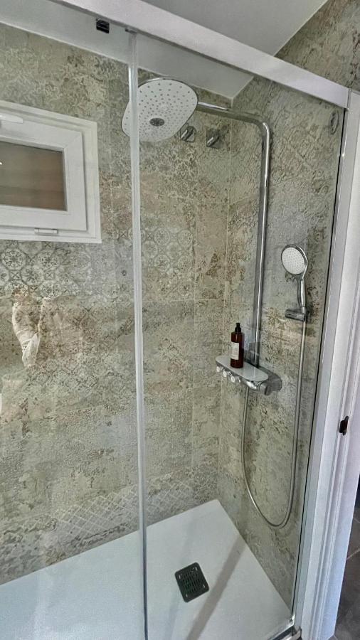 Precioso Apartamento Con Vistas Al Mar Y Piscinas Benalmadena Bagian luar foto
